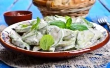Concombre au yaourt et à la menthe